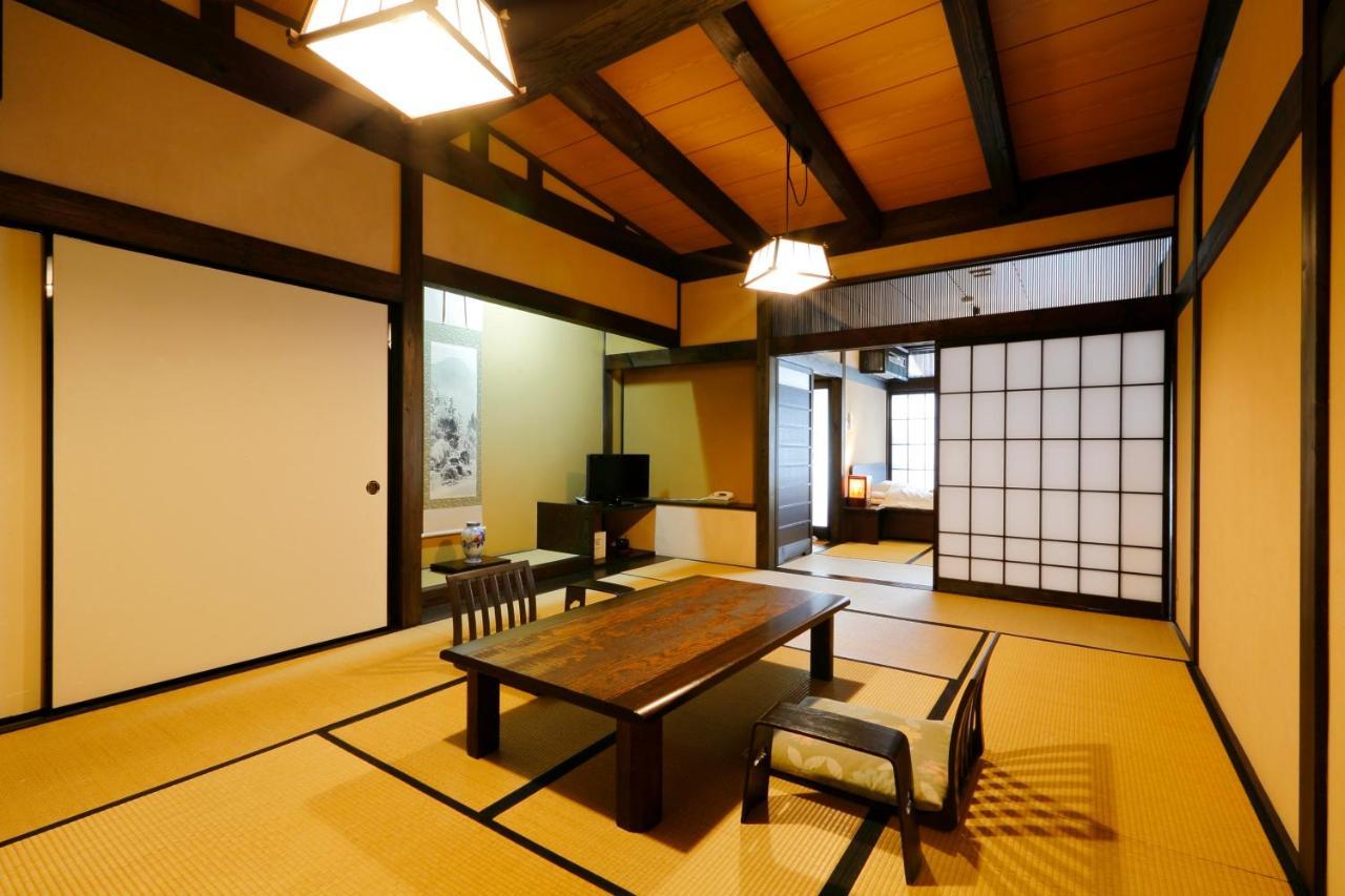 Okada Ryokan Warakutei Takayama  Esterno foto