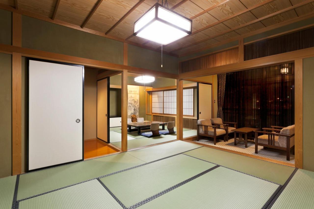 Okada Ryokan Warakutei Takayama  Esterno foto