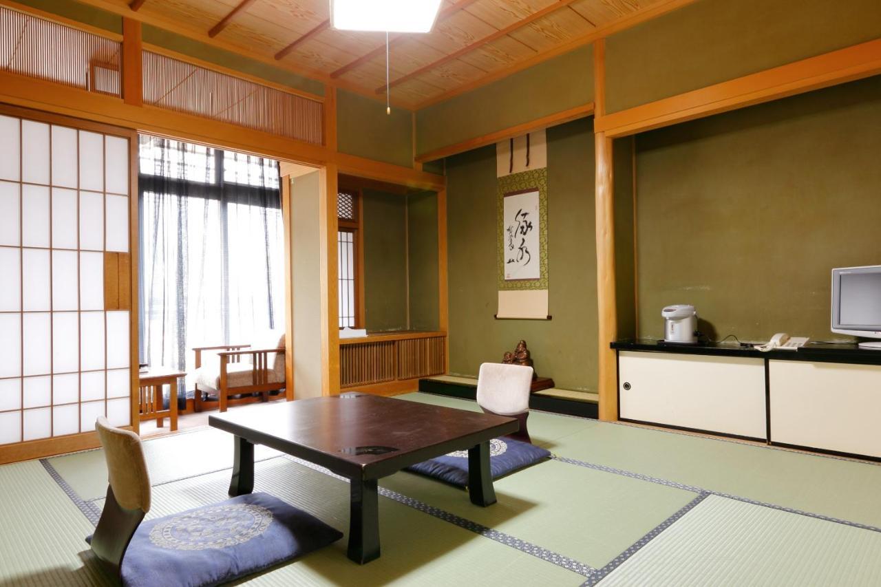 Okada Ryokan Warakutei Takayama  Esterno foto
