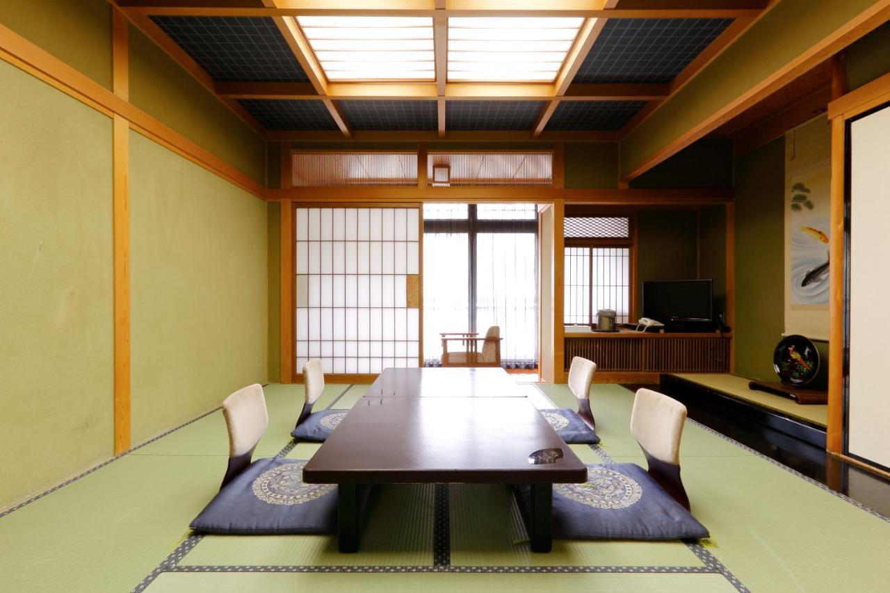 Okada Ryokan Warakutei Takayama  Esterno foto